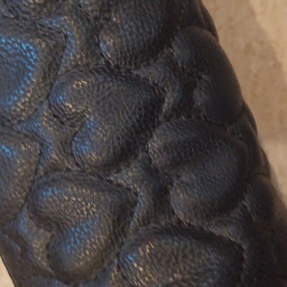 Betsey Johnson Quilted Black Heart Cylinder Travel Zipper Clutch/Cosmetic Bag - Picture 3 of 9